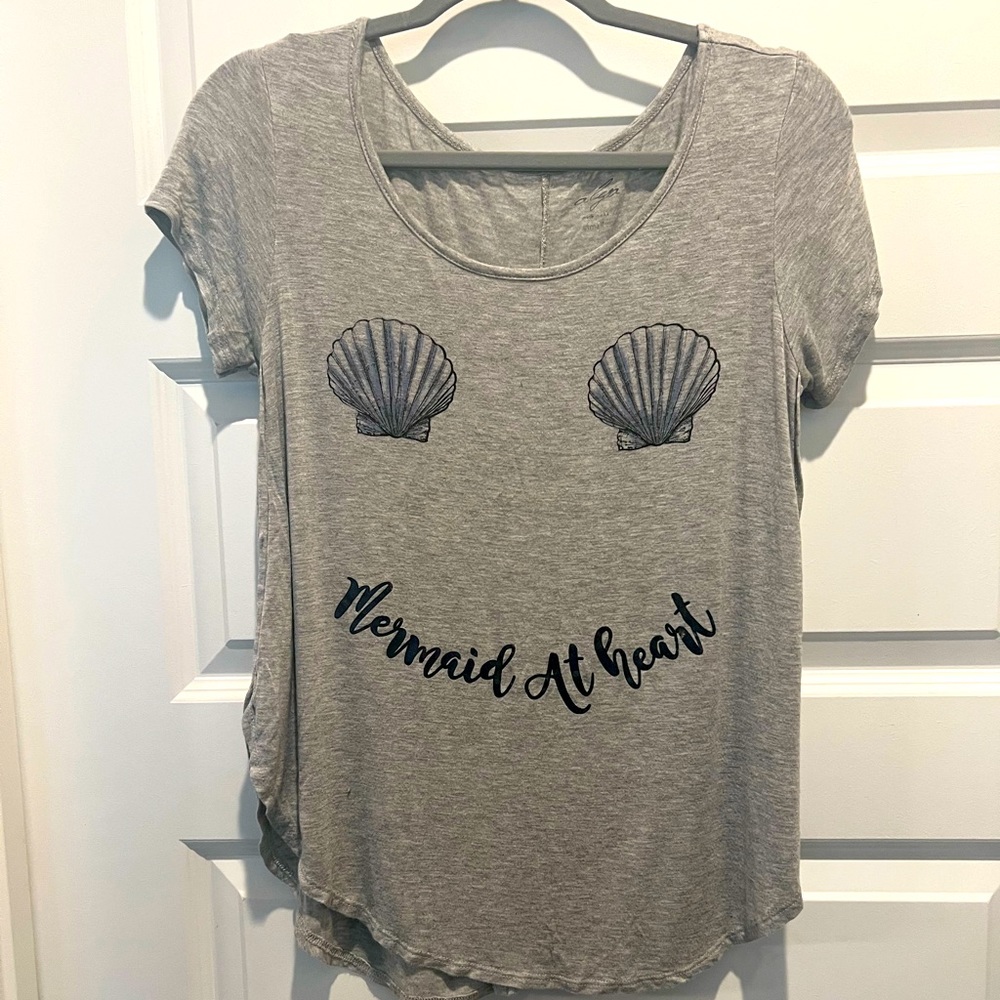 Mermaid at heart shell T-shirt-Small